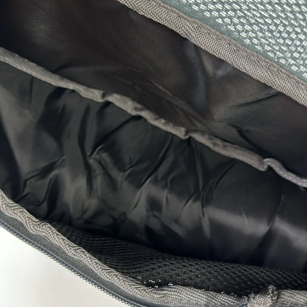 Pet Sling Carrier Breathable Mesh Travel Safe Sling bag carrier for Dogs & Cat.
